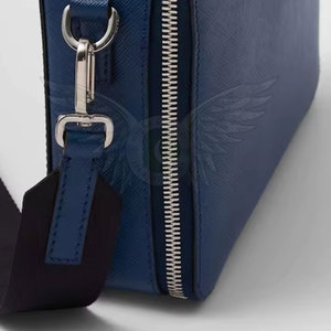Mini sac banane en cuir écologique léger avec poches zippées sécurisées pour les essentiels quotidiens 2026 - Product Image 2