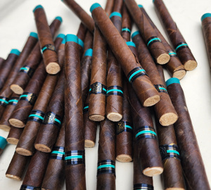 ขายด่วน! ม้วนใบปาล์มหลากสี งานฝีมือสุดหรู สีเขียวสดใส น้ำเงิน ลาเวนเดอร์ แดงเชอร์รี่ เขียวนกแก้ว จำหน่ายจำนวนมาก วัสดุไม้ - Product Image 3