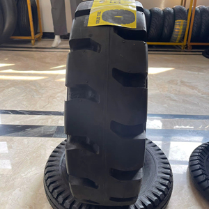 Pneus pleins pour chariot élévateur 700-12, modèle KUMA KF 503, les plus vendus 2026, qualité supérieure, norme d'exportation, prix direct usine du Vietnam - Product Image 1