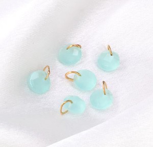 Colgante de Calcedonia Aqua Redonda de 8 MM Chapado en Oro - Dijes para Pulseras DIY - Product Image 1