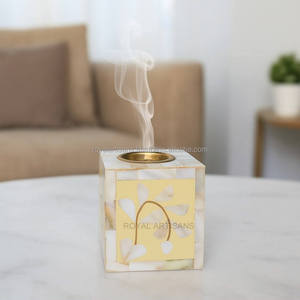 Quemador de Incienso Cúbico de Lujo Hecho a Mano con Incrustaciones de Madreperla – Soporte Decorativo Orgánico para Bakhoor para Decoración del Hogar y Regalo de Eid - Product Image 1