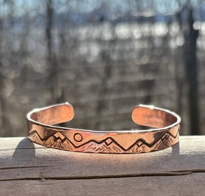 Brazalete abierto moderno de cobre, brazalete metálico hecho a mano, joyería exquisita, regalo para el Día de la Madre, brazalete de cobre personalizado - Product Image 6