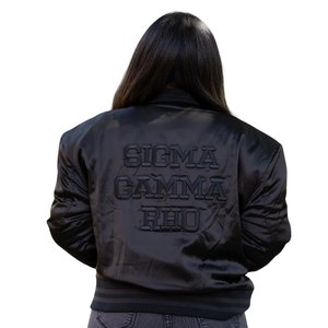 Chaqueta Bomber Negra Sigma Gamma Rho para Mujer, con Cierre, Estilo Casual Urbano, Corte Premium - Product Image 2