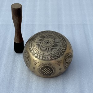 Bol chantant tibétain en laiton de haute qualité Evana avec marteau et coussin pour la méditation et la thérapie, décoration d'intérieur, bol sonore - Product Image 5
