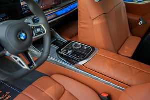 NUEVO BMW Serie 7 740i M Sport 2026 - Motor 4.4L - Combustible Gasolina - 585hp Euro6 - TRANSMISIÓN AUTOMÁTICA - Volante a la Izquierda - Product Image 4