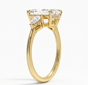 Bague de fiançailles en diamant taille émeraude Empress avec bande latérale en diamant de forme poire pour femme, diamants de laboratoire - Product Image 3