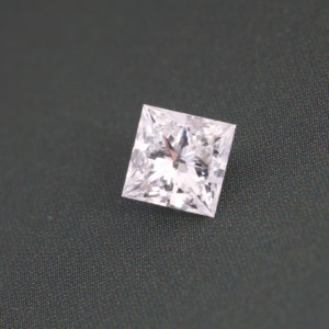 Diamante Pulido de Laboratorio de 0.70 Ct, Color E, Claridad VS1, Corte Princesa, Calidad IGI CVD para Joyería Personalizada, Proveedor al por Mayor - Product Image 2