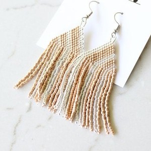 Boucles d'oreilles pendantes faites à la main de style bohème avec perles de rocaille pour femmes et filles, nouveaux bijoux tendance pour les fêtes et les cadeaux - Product Image 1