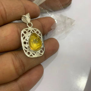 Pendentif en ambre de qualité supérieure, creux, style rétro, en argent allemand, motif piebald porte-bonheur, pour femmes, vente en gros - Product Image 1