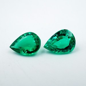 Par de Esmeraldas Colombianas, Esmeralda Verde Corte Pera de 1.80ct (2 Piezas) - Product Image 1