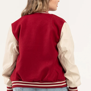 Veste universitaire courte sur mesure en gros pour femmes, en cuir véritable et laine, broderie, matière polyester, automne - Product Image 6