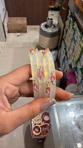 Brazaletes de Lujo con Bordado y Perlas de Aleación de Zinc para Mujer, Joyería de Diseño Hecha a Mano, para Bodas, Fiestas y Regalos, India - Product Image 3