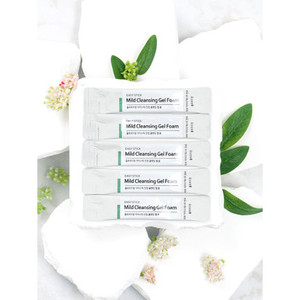Flor De Man Easy Stick 3ml X 5 Convenient Facial Cleanser Gel <b>Foam</b> <b>Model</b> Daiso1200 - Product Image 1