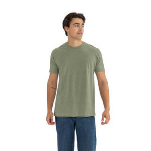 เสื้อยืดคอกลม รุ่น Level Apparel 6210 เนื้อผ้านุ่ม น้ำหนักเบา ระบายอากาศได้ดี เป็นมิตรต่อสิ่งแวดล้อม ทรงแฟชั่น ใส่ได้ทั้งชายและหญิง ผลิตจากผ้าฝ้าย 100% สีเขียวมะกอก - Product Image 3