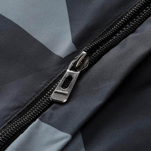 Ropa de Moda 2026 Nuevo Diseño Servicio OEM Logotipo Personalizado Chaqueta Softshell para Hombre Impermeable y Transpirable para Exteriores - Product Image 5