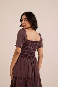 Robe midi Prairie Chic à col carré, manches courtes, coupe trapèze, taille élastiquée, ourlet froncé superposé, couleur unie, en viscose tissée, décontractée, printemps - Product Image 3