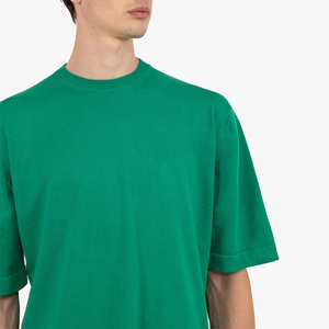 Camiseta de manga corta verde para hombre de tu marca, cuello redondo, informal, de algodón, con diseño de letras impresas, corte regular y en oferta online. - Product Image 3