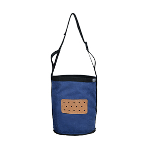 <b>Blue</b> <b>Canvas</b> Horse Feed Bag Adjustable Strap Rectangular Leather Patch Durable Feeding Bag Bulk Wholesale OEM Supplier - Product Image 1