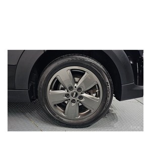 Mini Cooper 2023 Clásico de 5 Puertas con 31,108 km, Emisión Euro V, Asientos de Cuero, Volante a la Izquierda y Cámara Trasera - Product Image 5