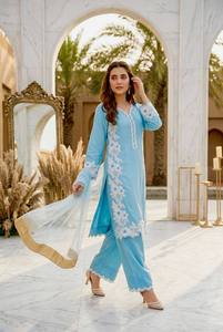 Venta al por mayor de conjuntos de salwar paquistaníes multicolor con bordados elaborados, organza, encaje, algodón, seda, de secado rápido, estilo Bollywood Kurti y Palazzo. - Product Image 2