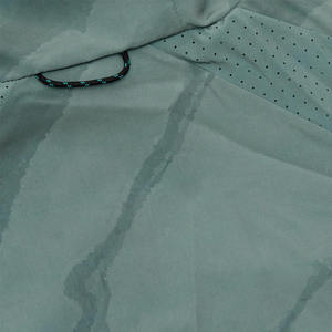 เสื้อกันฝนแบบมีฮู้ดสำหรับผู้ชาย ดีไซน์ OEM กันน้ำ พร้อมเชือกปรับขนาดได้ที่ชายเสื้อ - เหมาะสำหรับการเดินป่าและการเดินทาง ขายส่ง - Product Image 4