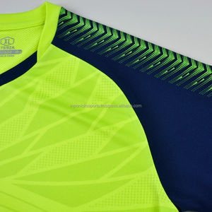Conjunto de camiseta y chándal de fútbol personalizado por sublimación, uniforme de fútbol Deportivo de poliéster 100% ecológico transpirable - Product Image 4