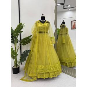 Designer Party Wear Lehenga avec chemisier Dupatta et haussement d'épaules taille XL - Product Image 1