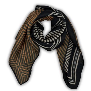 Foulard carré personnalisé pour femme, imprimé couleur double face, en soie satinée et polyester, anti-bactérien, séchage rapide, léger - Product Image 1