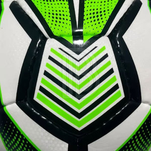 Ballon de football durable pour enfants, jeunes, adultes, écoles, clubs sportifs, entraînements et jeux en plein air - Product Image 6