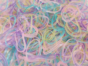 Bandes élastiques pour cheveux en TPU, fabriquées en Corée, unisexes, personnalisées OEM ODM, dans une bouteille en plastique, non toxiques, élastiques, certifiées OEKO-TEX - Product Image 2