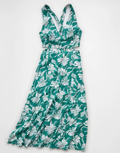 Vestido midi AE con cuello en V y aberturas - Product Image 5