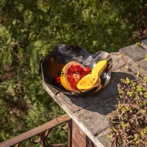 Cuenco Decorativo de Cuerno Natural Premium Hecho a Mano para Servir Comida, Adorno para Mesa de Comedor de Tradebyd - Product Image 1