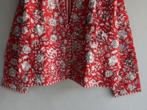 Red Floral Printed Breathable Quilted Jacket Women's Three Quarter Sleeve Cotton V-Neck <b>Covered</b> <b>Button</b> Closure Spring Style - Product Image 5