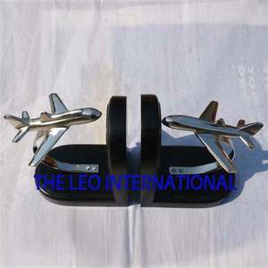 Porte-livres en métal finition argentée motif note de musique, idéal pour bureau, espace de travail créatif et décoration intérieure artistique, provenance Inde - Product Image 2