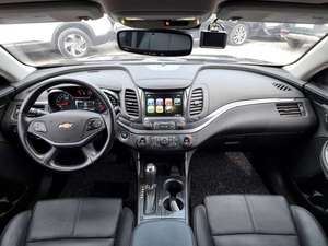 Voiture familiale d'occasion propre, Impala berline 2019, extérieur noir, essence, automatique - Product Image 3