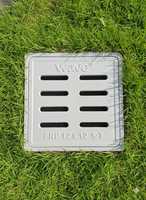 Grille de drainage carrée Wave FRP 10 x 10 5-T avec design à fentes, qualité ingénierie, pour usage routier