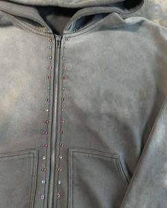 Sudaderas con capucha personalizadas Y2K bordadas con pedrería efecto desgastado, con cremallera completa, 100% algodón, estilo retro, lavado ácido - Product Image 2