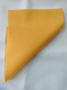 Tissu non tissé spunbond jaune écologique 58 GSM, 100% polypropylène, matériau léger uni pour emballage médical - Product Image 2