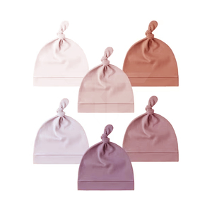 Bonnet tricoté unisexe à motif crâne dessiné à la main, épais et ample, avec pompon en fausse fourrure, côtelé, pour l'hiver et le voyage - Product Image 1
