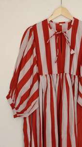 Robe midi en coton à rayures imprimées à la main |   Vêtements de style bohème - Product Image 2