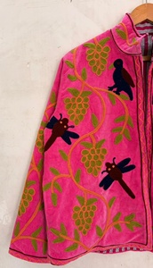 Veste en velours brodée motif oiseau et libellule, style artistique et mode, thème jardin, art populaire, manteau bohème - Product Image 5