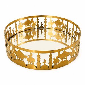 Plat de service artisanal martelé en acier inoxydable doré en forme de lune pour les célébrations de l'Iftar et de l'Aïd, idéal pour les douceurs, les noix, le Ramadan et la maison - Product Image 6
