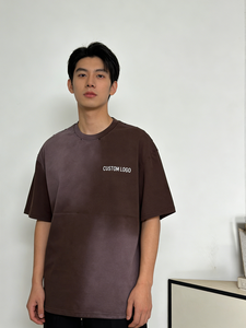 T-shirt pour homme Oem Sunfade, tissu premium, lavage vintage, respirant et durable, logo personnalisé, couleurs et tailles - Product Image 2