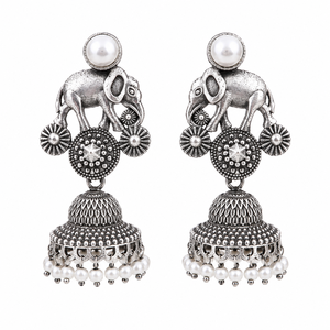Boucles d'oreilles Jhumka indiennes en laiton oxydé faites à la main, plaquées argent antique, pour femmes, vente chaude, stock disponible, livraison rapide - Product Image 1