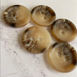 Boutons vierges de haute qualité en corne de buffle et de bœuf couleur miel pour vêtements - Product Image 4