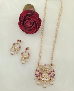 Elegante y Hermoso Juego de Collar y Aretes de León Chapados en Oro con Piedras Verdes para Mujer, para Boda - Product Image 3