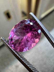 Turmalina Rosa Natural, Corte Ovalado, 3.91CT, Gema Suelta Facetada con Juego de Color/Fuego, Origen África, para Joyería y Coleccionistas, Zehra - Product Image 2