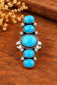 Bague artisanale en turquoise Kingman Mohave, grande pierre ovale et 4 petites pierres ovales, style bohème western, bijou fantaisie en pierres précieuses. - Product Image 2