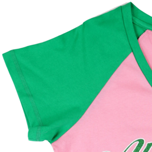 Camiseta AKA Pink Green con cuello en V para mujer, camiseta griega para hermandades, informal, elegante, de tela suave, manga corta, para uso diario - Product Image 4