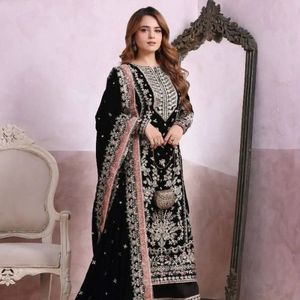Nouvelle robe de soirée en mousseline de soie de style pakistanais et indien pour femmes, Salwar Kameez brodé sur mesure, nouveau design, longueur genou, légère - Product Image 3